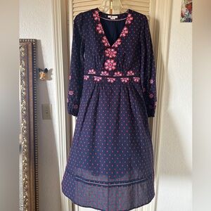 BODEN FLOSSIE EMBROIDERED MIDI DRESS - NAVY RED SPOT PINK